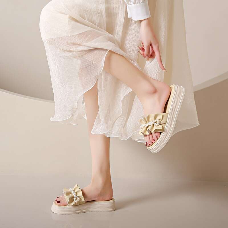 2023 New Casual Pearl Sandals for Women Summer Outdoor Fresh Pleated Thick Sole Open-Toe Beach Slippers