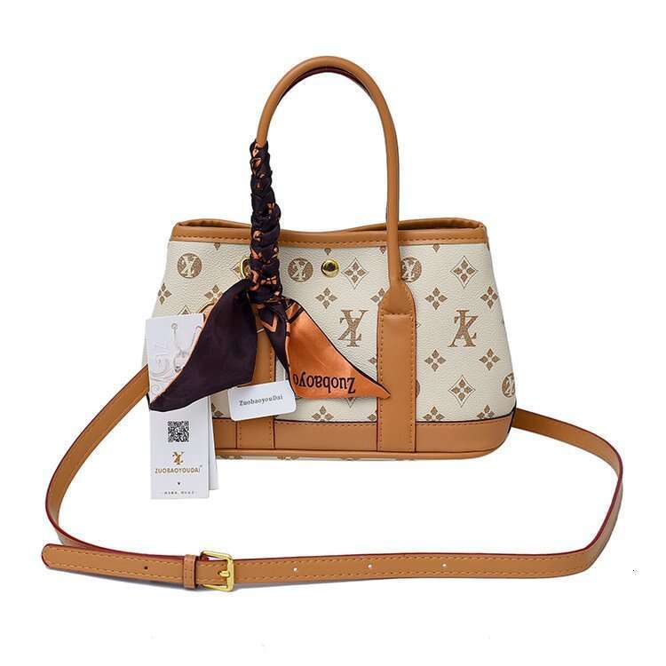 Large Capacity Designer Tote Shoulder Bags for Women 2025 New Fashion Letter Printed Crossbody Large Bag Single Handbag with Scarf