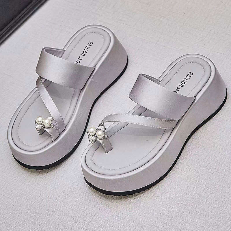 2025 Summer New Pearl Toe Thick Sole Versatile Comfortable Korean Style Outdoor Wedge Sandals for Women