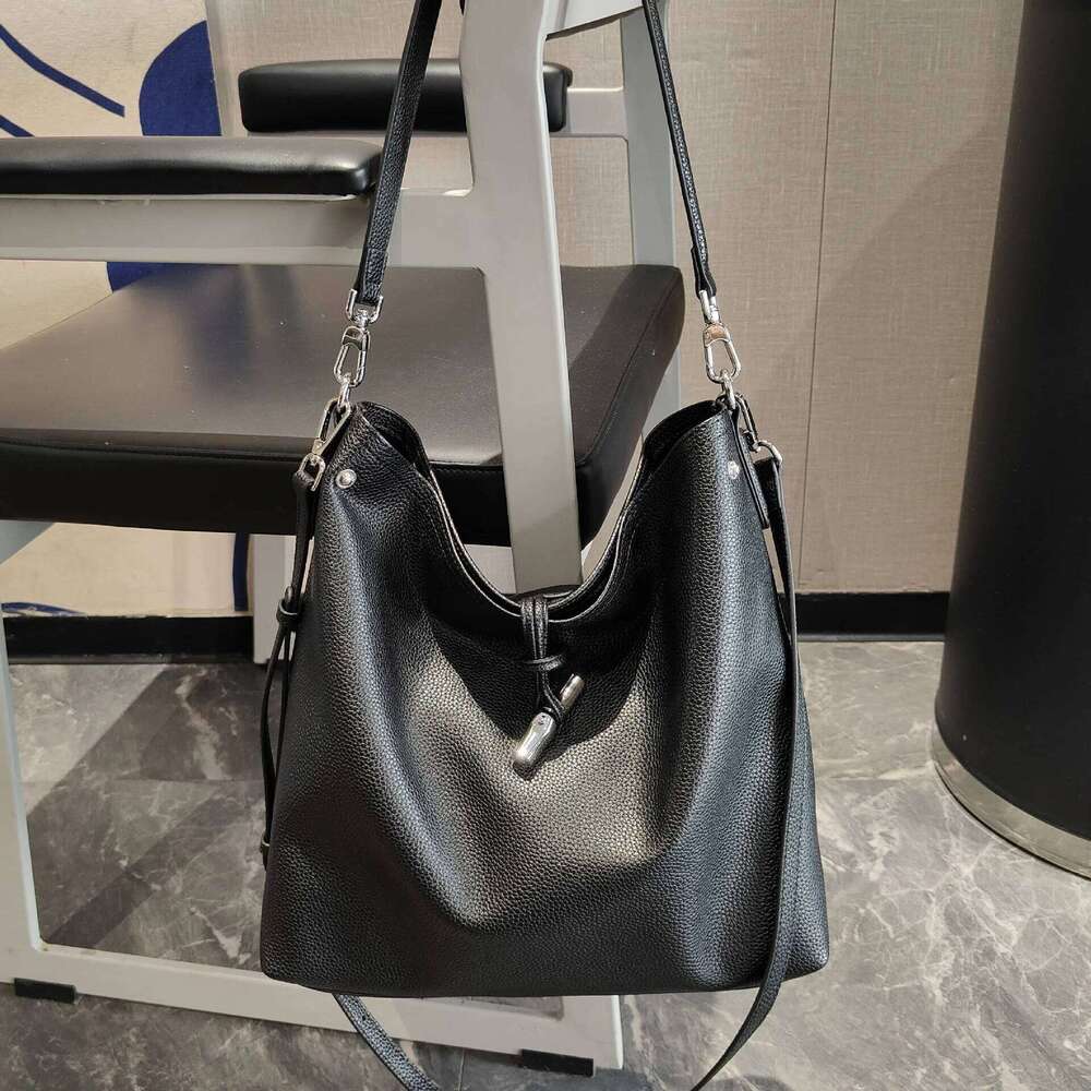 Designer Bags Genuine Leather Korean Fashion Bucket Commuting Simple Head Layer Cowhide Underarm Single Shoulder Crossbody Bag 2025 New Luxury Bag