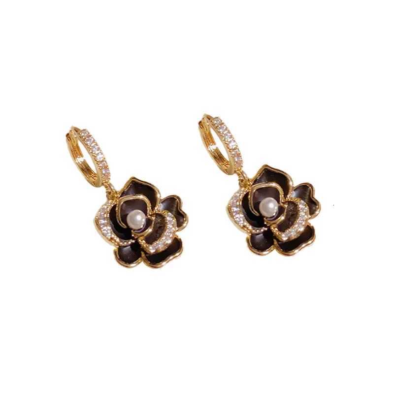 Black Camellia Earrings Pearl Fashionable Zircon Ear Rings with Oil Drop 2025 New Trendy and Luxury Earrings Gg250820