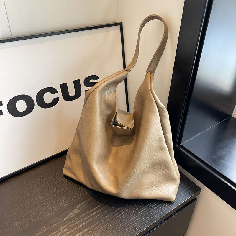 Pleated Commuting Underarm Large Capacity for Bags Women 2025 New Autumn Fashion Designer Casual Tote Niche Shoulder Bag