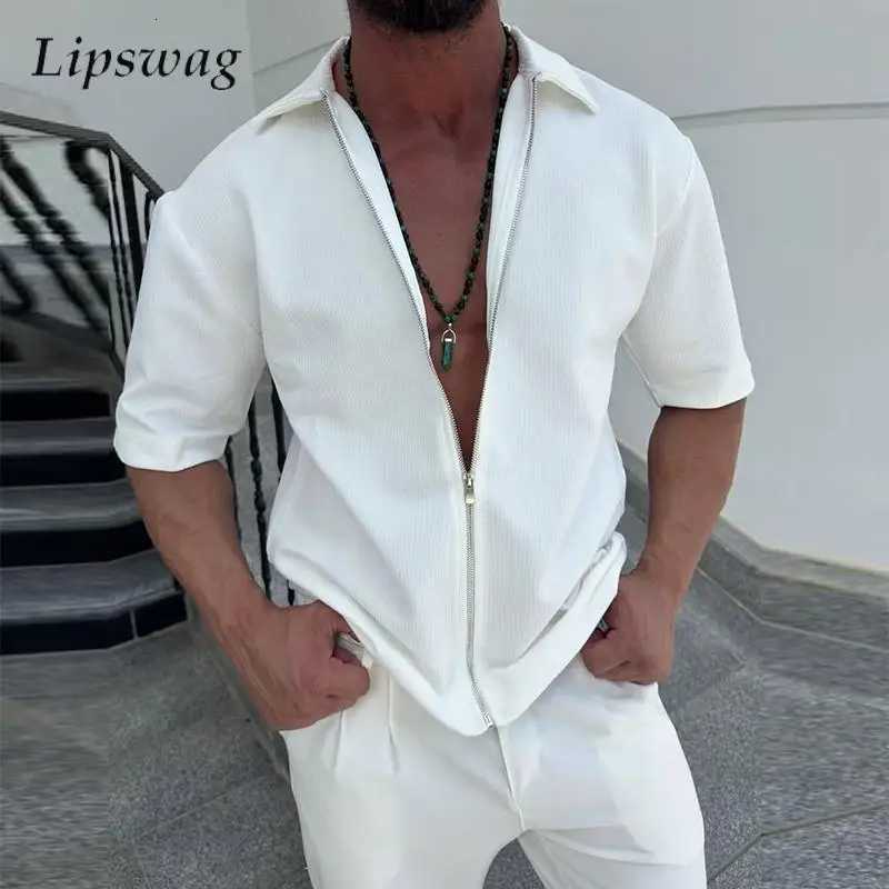 Stylish Solid Color Mens Zip-up Shirts Vintage Turn-down Collar Textured Short Sleeve Shirt For Men Summer New Casual Cardigans Y250819