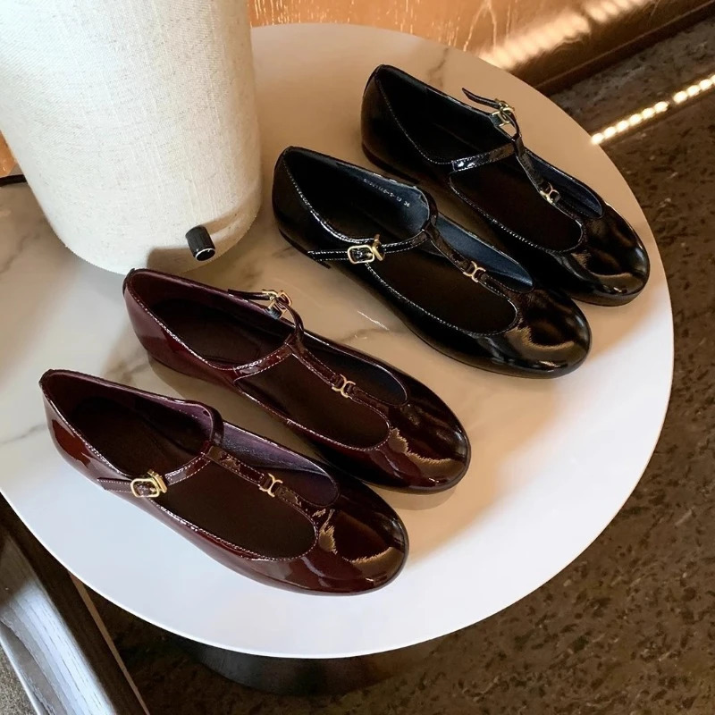 T-strap Mary Janes Shoes Women Patent Leather Elegant Black Ballet Flats Shoes Female Shiny Glossy Buckle Strap Pumps Loafers 250820