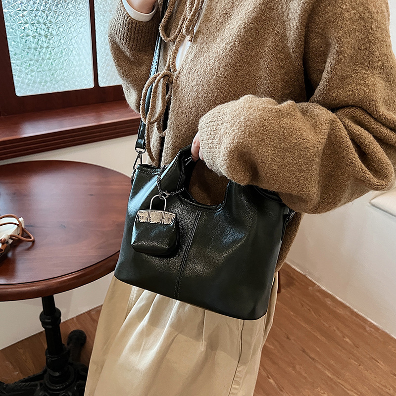 2025 Autumn Retro Women's Handbag Fashion Retro Underarm Cross Shoulder Bag Leather Handbag Women's Cross Shoulder Bag Designer Bag Women�