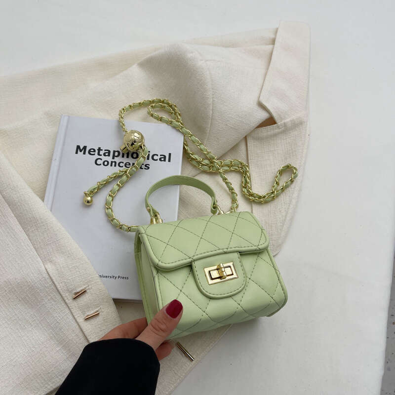 Square Handheld for Women 2025 Korean INS Fashion Small Chanel Designer Style Quilted Chain High-end Bags Niche Crossbody Bag