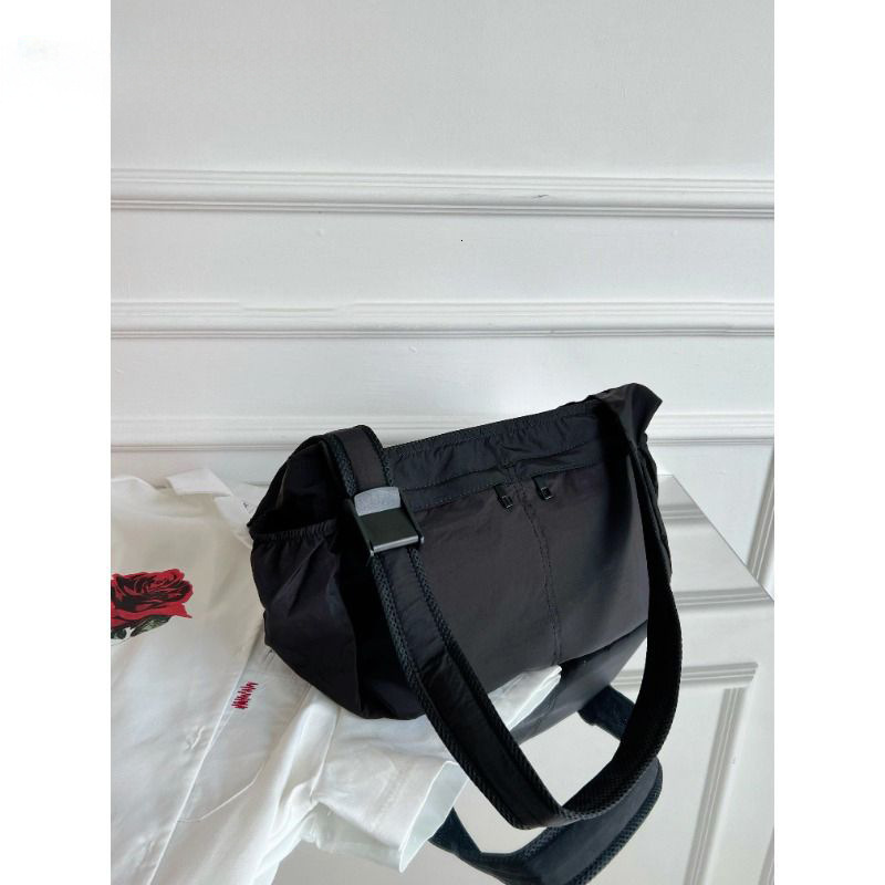 2025 Autumn Sunscreen Waterproof Lightweight Canvas Bag Large Capacity Casual Women's Shoulder Bag Fashion Women's Shoulder Bag Designer Bag