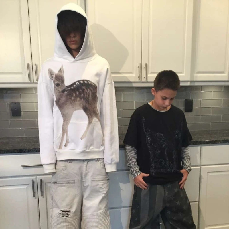Y2K Retro Youth Hoodie Deer Pure White Fabric Sweatshirt Men Women Fashion Art Simple Streetwear Unisex Oversized Clothing 250820