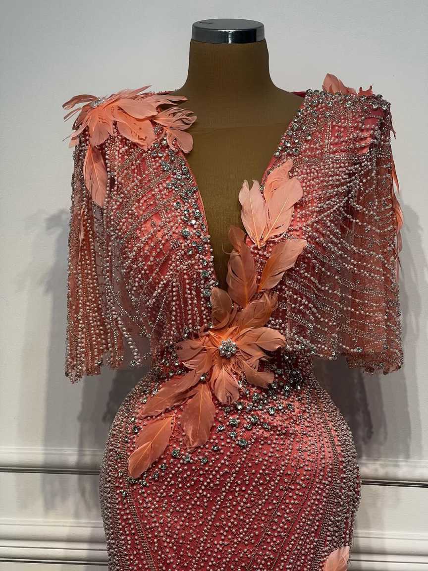 Vintage V Neck Long Sleeve Evening Dresses Sexy Mermaid Feather Beading Prom Gowns Formal Special Occasion Dress Customized