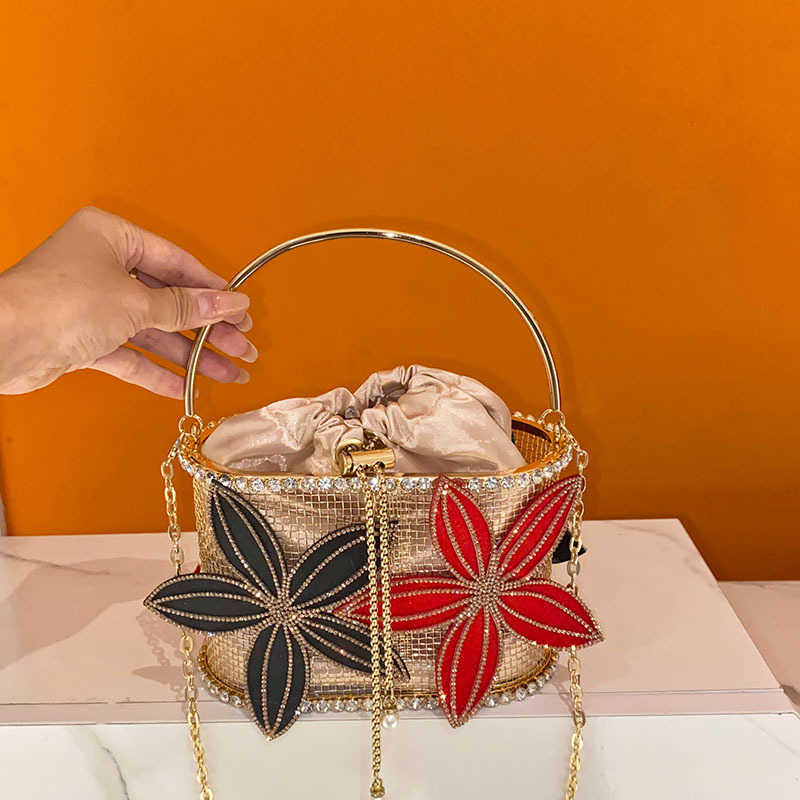 Metal Heavy Craft Cute Hollow Flower Chain Banquet Basket Birdcage Water Bucket Handheld Crossbody Bag