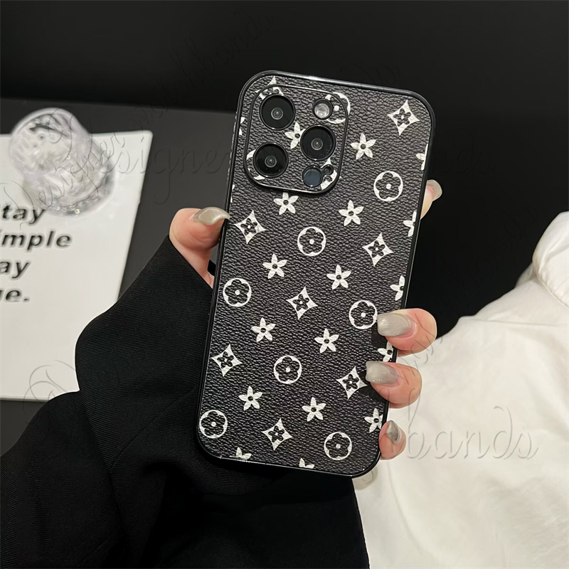 Fashion Designer Phone Cases for iPhone 17 Pro Max cases Summer fresh beach style case for 16 15 Plus 14 Pro 13 12 11 checkered square iPhone 15 Luxur