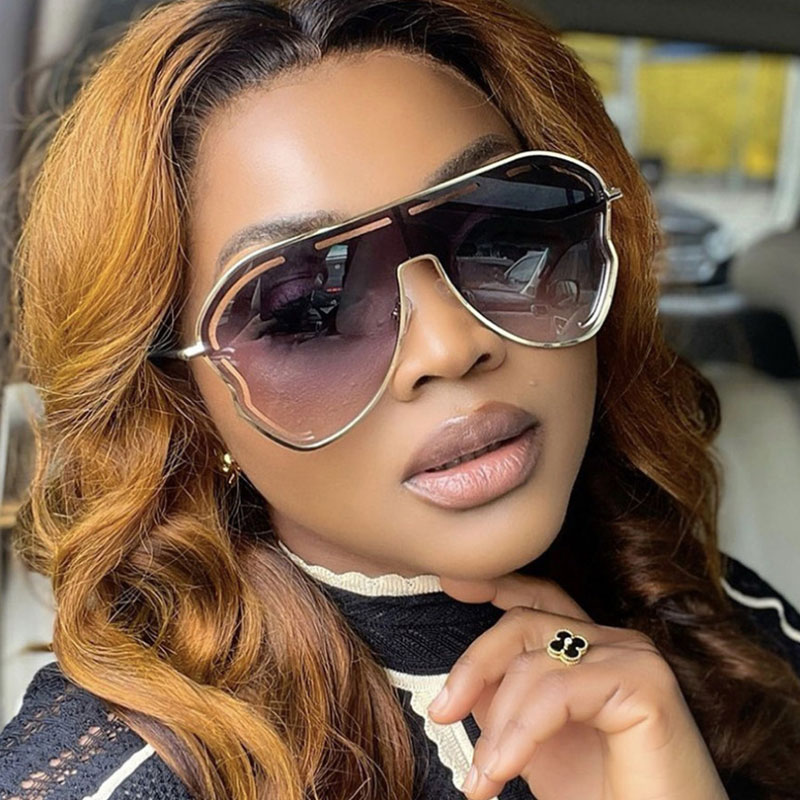 Fashionable Dollger Giant Round Sunglasses with UV Protection for All Genders