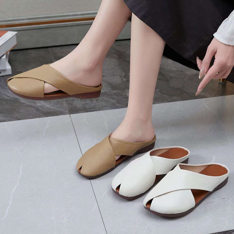 2025 New Lazy Closed-Toe for Women, Summer Outdoor Fashion Non-Slip Flat High-End Half Slippers Peep-Toe Shoes