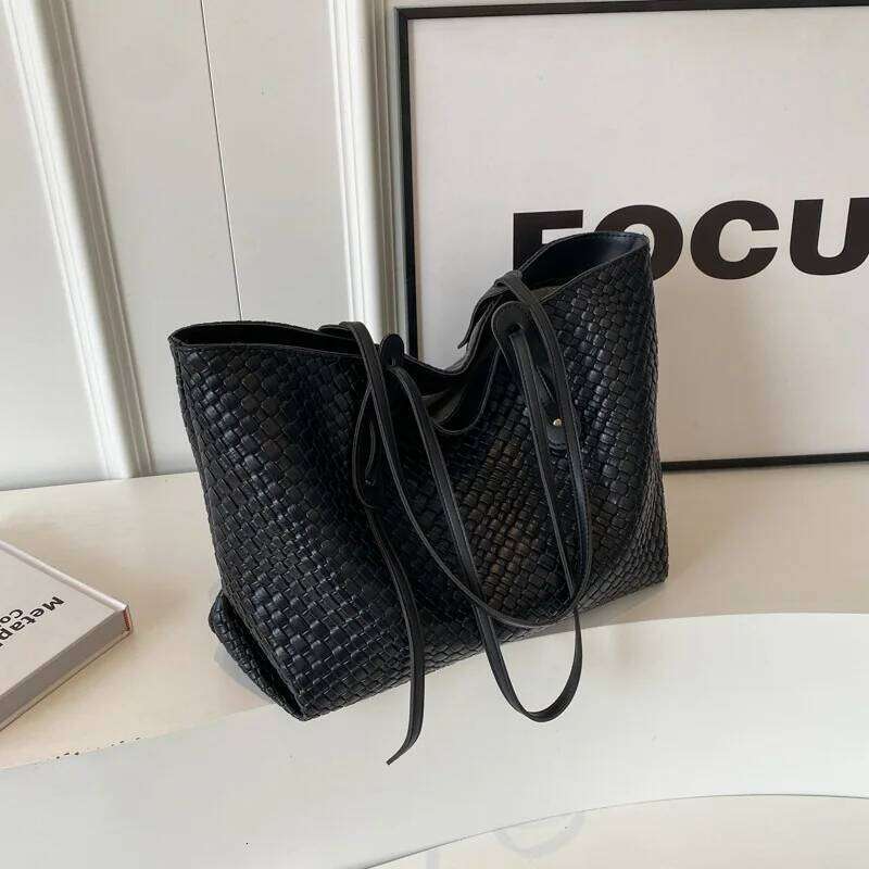 Vegan Leather Tote For Women Large Capacity Commuter Purse Minimalist Shoulder Bag Adjustable Strap Work Ready Chic