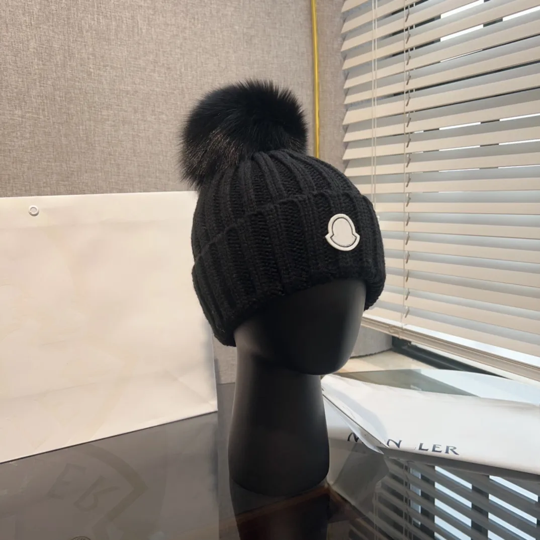 Luxury Designer beanie cap hat bonnet Beanie for women Winter knit bonnet Warm plush schemeEveryday Casual Versatile Eye catching Personality Classic Christmas