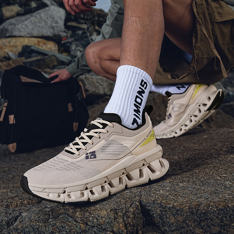 Free shipping designer Running Shoes Mens running shoes lightweight shockabsorbing anti slip sports shoes