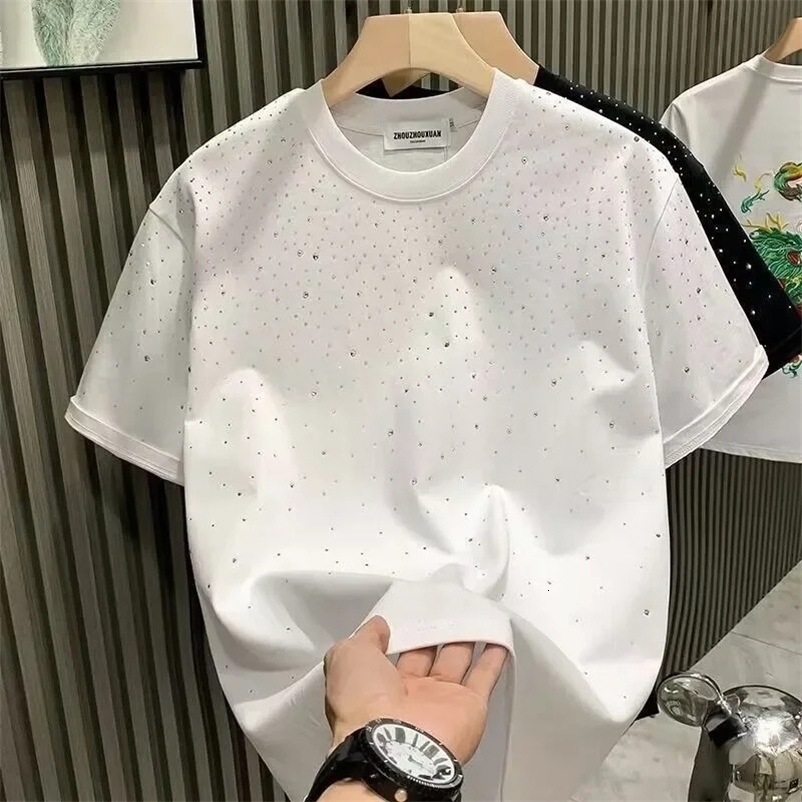 Summer Rhinestone Rivet T-shirt for Men Clothing Casual T-shirt Fashion High Street Mens Summer Short Sleeves 250820