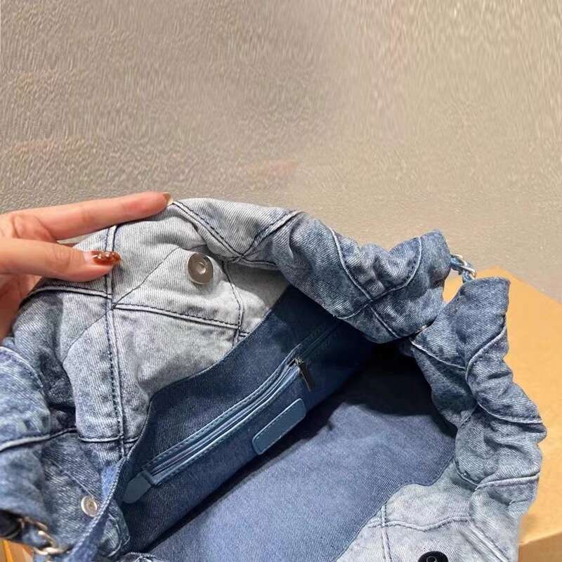 Designer Bag Tote Shoulder Bag Ins Internet Celebrity Same Style Casual Versatile Washed Denim Quilted Chain Trash New Women S