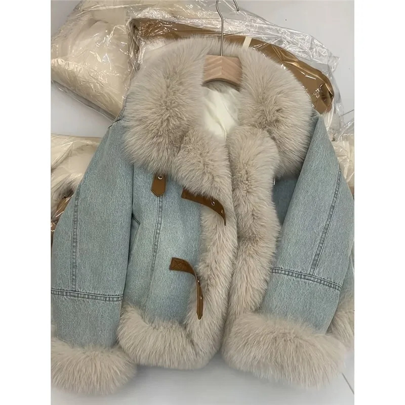 Womens Fur Collar Denim Jackets Fashion Warm Long Sleeved Plush Blue Coat Autumn Winter Retro Faux Loose Thick Overcoat 250818