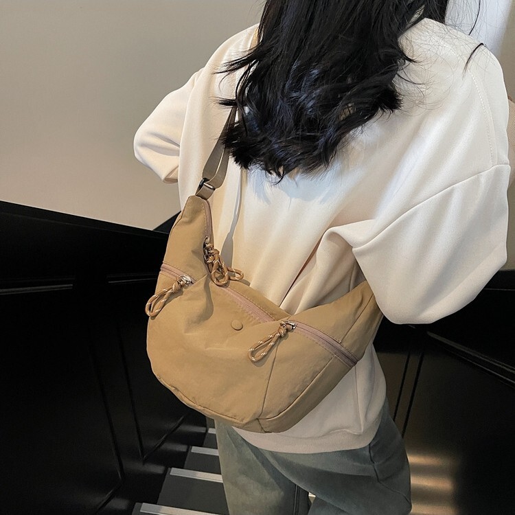 2025 Autumn Women's Dumpling Bun New Cow Horn Bun Women's Shoulder Bun Fitness Bag Sports Bag Waterproof Yoga Bag Women's Crossbody Bag