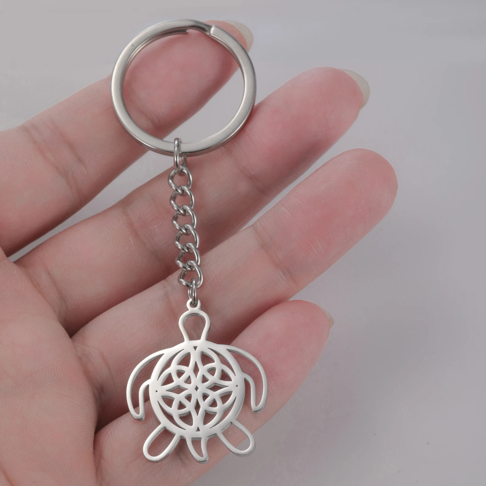 Lucktune Turtles Shape Keychain Stainless Steel Animal Keychains For Bag Irish Celtics knot Charms Jewelry Body Kit Gift 250811