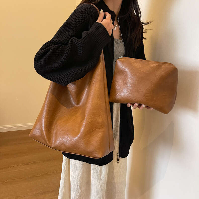 Pleated Commuting Underarm Large Capacity for Bags Women 2025 New Autumn Fashion Designer Casual Tote Niche Shoulder Bag