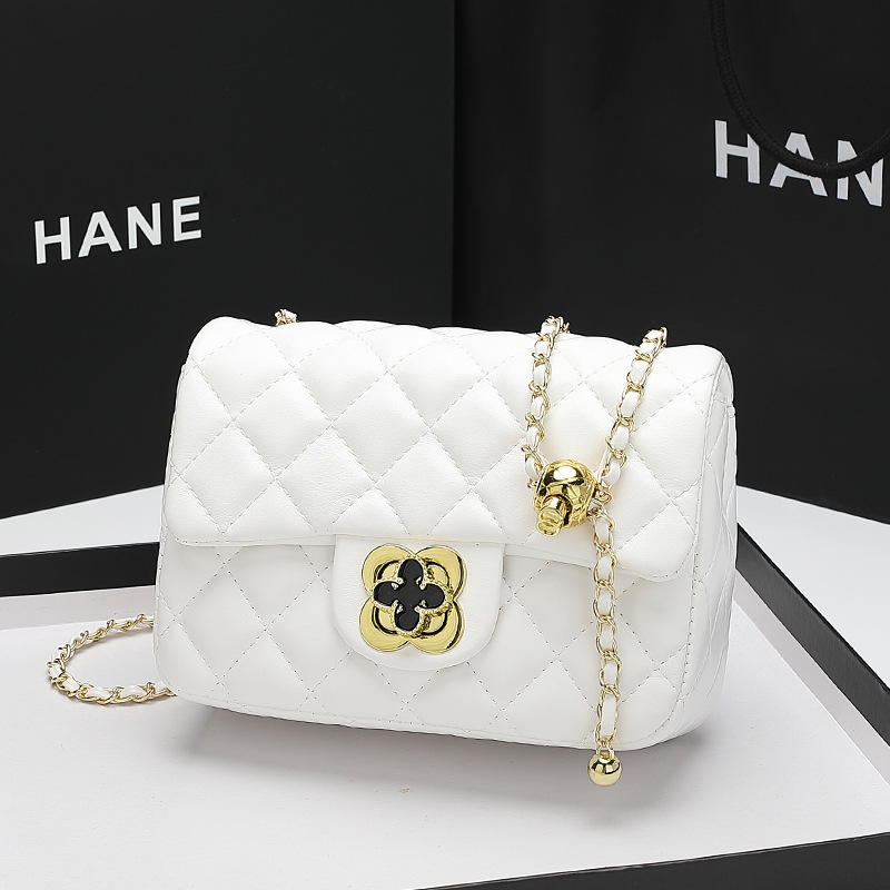 2025 new four-leaf clover square fat man small golden ball rhombus chain bag female Xiaoxiangfeng shoulder messenger bag versatile