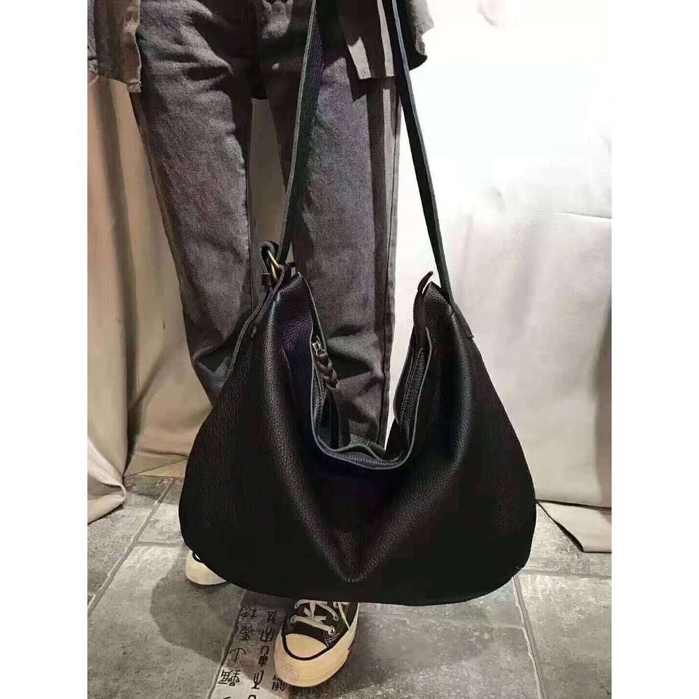 Ladies Genuine Leather First Layer Cowhide New Retro Art Personality Large Capacity Soft Leather Shoulder Messenger Bag