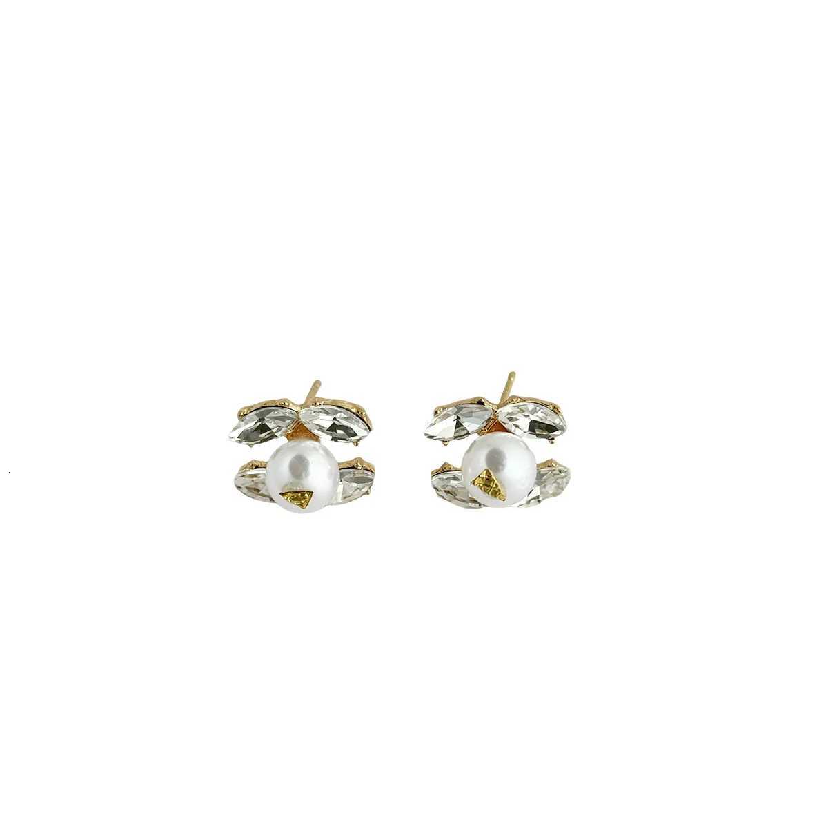 2025 New French Light Luxury Exquisite Temperament Earrings Zircon Pearl Stud Earrings Silver Needle High-end Versatile Earrings G250820