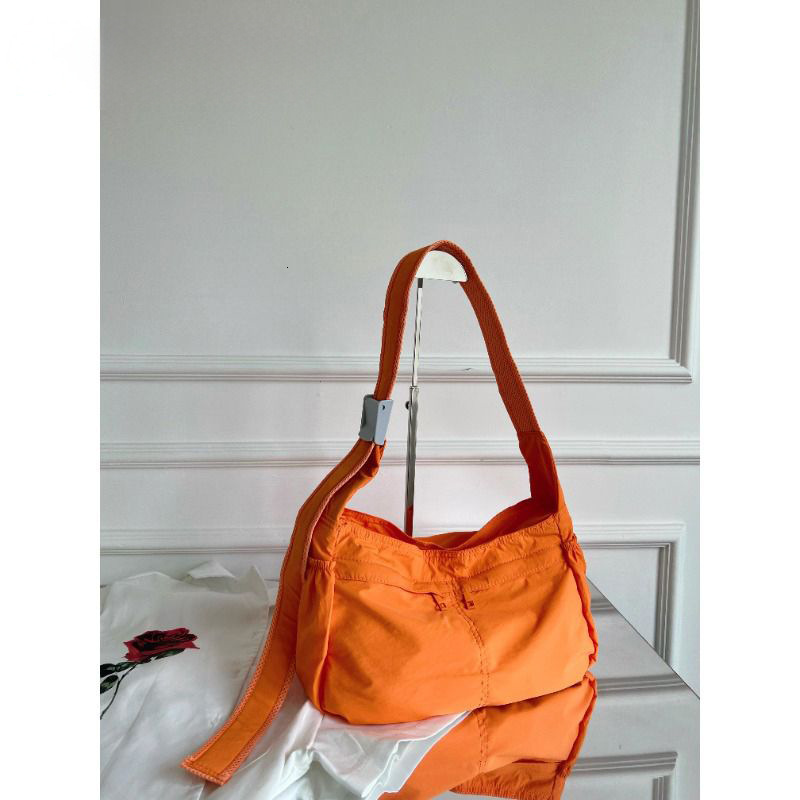 2025 Autumn Sunscreen Waterproof Lightweight Canvas Bag Large Capacity Casual Women's Shoulder Bag Fashion Women's Shoulder Bag Designer Bag