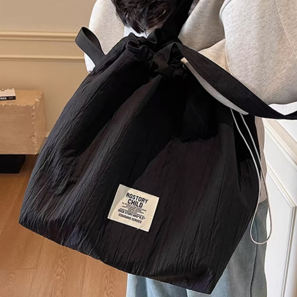 2025 autumn lazy style Korean version casual pleated cloth bag large capacity women's handbag simple niche commuting shoulder bag women's cr