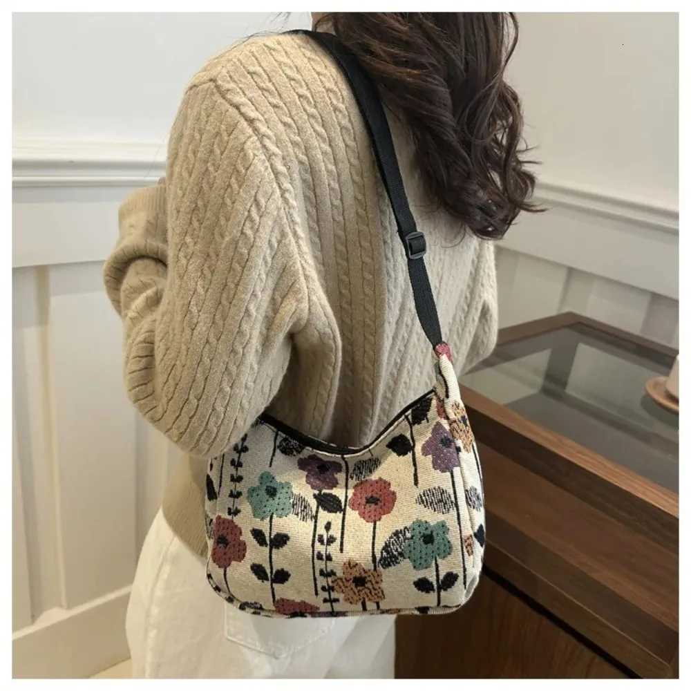Vintage Half Moon Shape Women Lady Messenger Bag Versatile Literary Prints Cloth Texture Temperament Crossbody Shoulder Bag Y250819