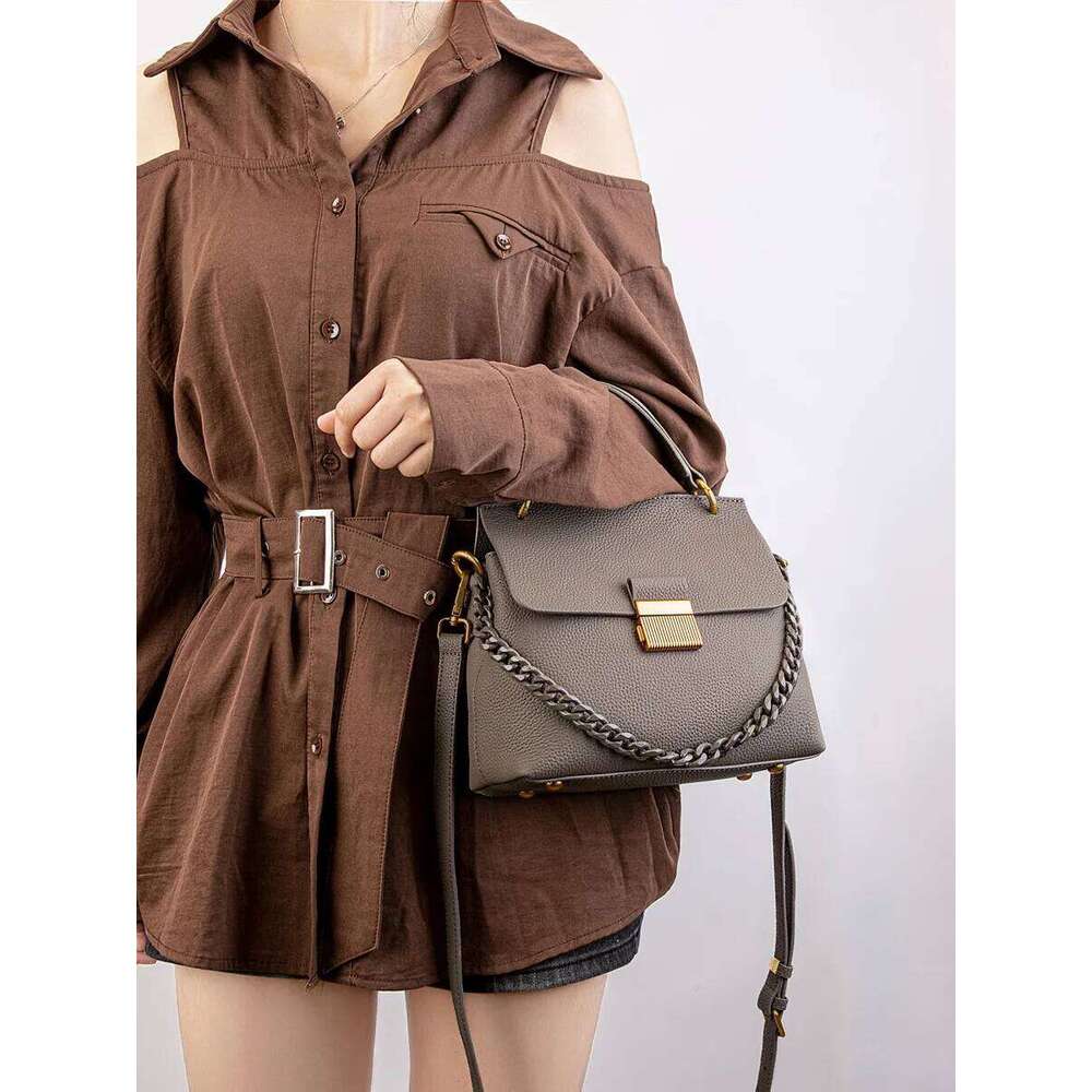 Designer Bags New Classic Chain Small Shell Tote Fashion Genuine Leather Women Niche Design Shoulder Bags Top Quality Ladies Handbag Luxury Bag