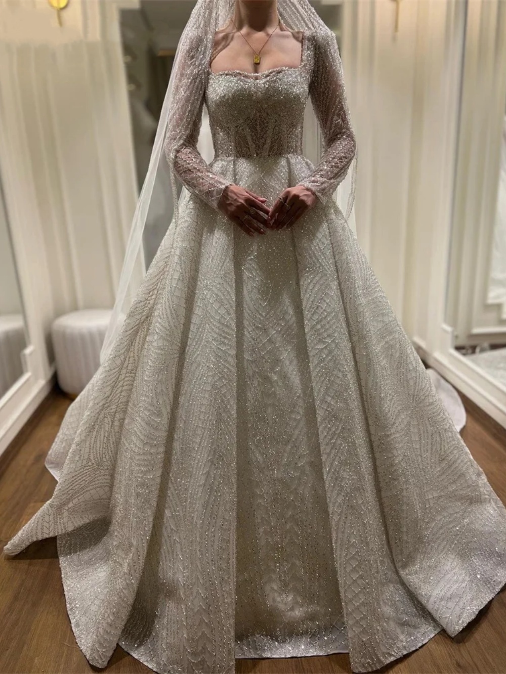 Gorgeous Mermaid Wedding Dresses Square Neck Beading Sequins Bride Dress Luxurious Pleats Sweep Train Bridal Dress Customized