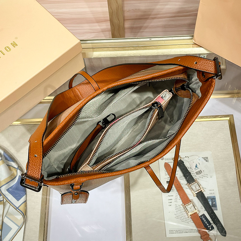 Fashion plaid casual messenger bag large capacity contrasting color versatile retro shoulder bag big name commuter women tote bag