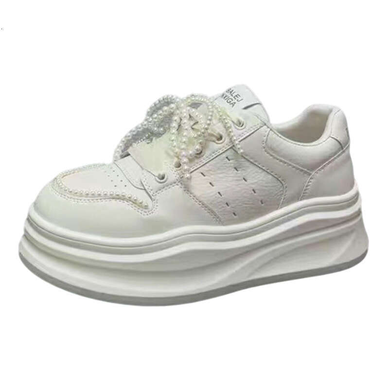 2025 Early Spring New Niche Pearl Design Versatile White Shoes Ins Thick Sole Genuine Leather Casual Sneakers for Women