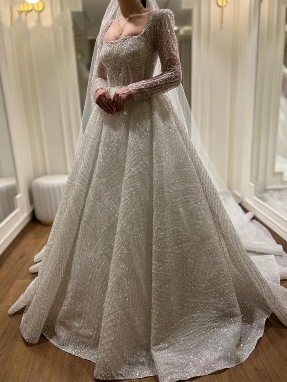 Gorgeous Mermaid Wedding Dresses Square Neck Beading Sequins Bride Dress Luxurious Pleats Sweep Train Bridal Dress Customized