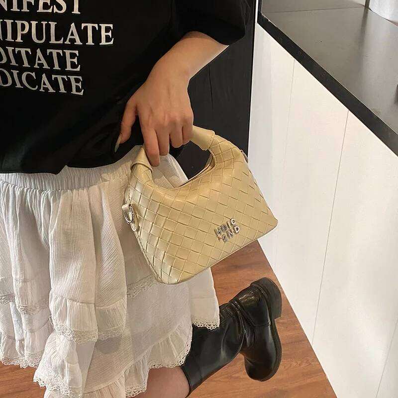 Modern Chic Crossbody Bag For Women Textured Leather Tote Vintage Designer Messenger Purse Large Capacity