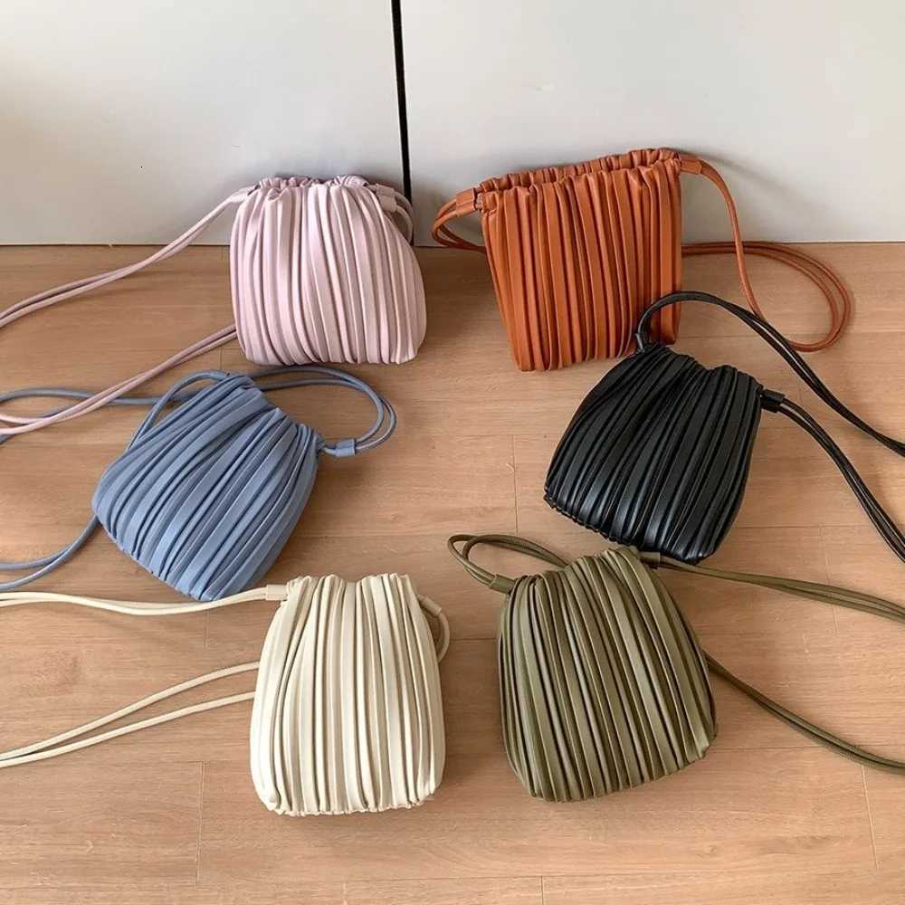 New Fashion PU Leather Crossbody Bag Versatile Use Inner Insert Pocket Shoulder Bag Elegant Pleated Square Bag for Women Y250819