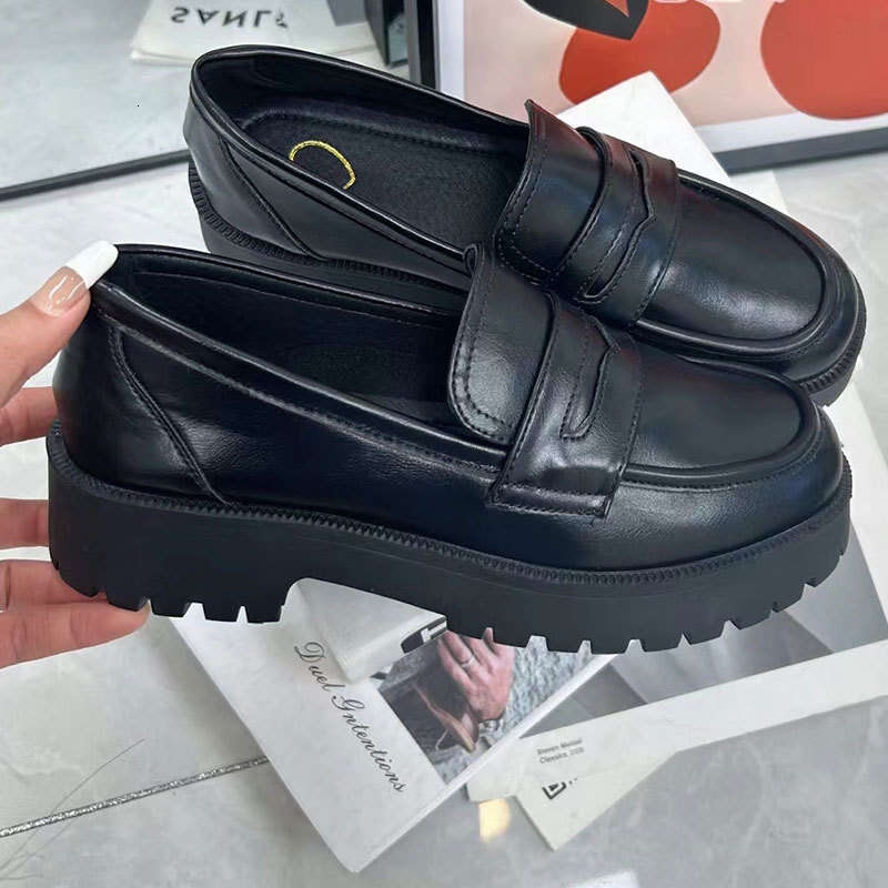 British Style Black Leather for Women 2024 Autumn New Niche Design Fashion Loafers Thick Sole Single Shoes