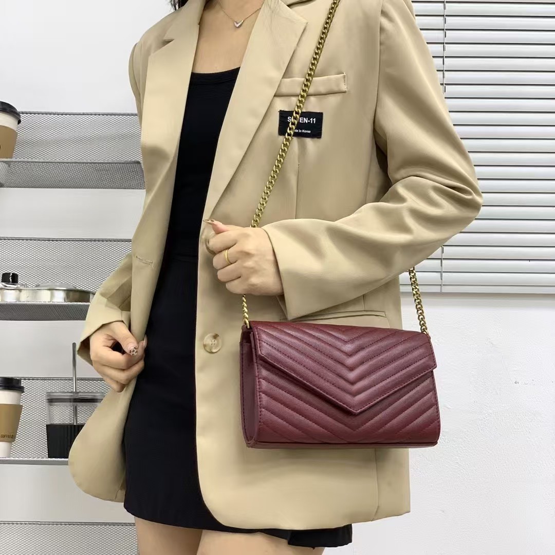 Letter Designer Shoulder Bag Luxury Business Handbag 2025 New Fashion Underarm shopping Chain lady Crossbody Bags Vacation street