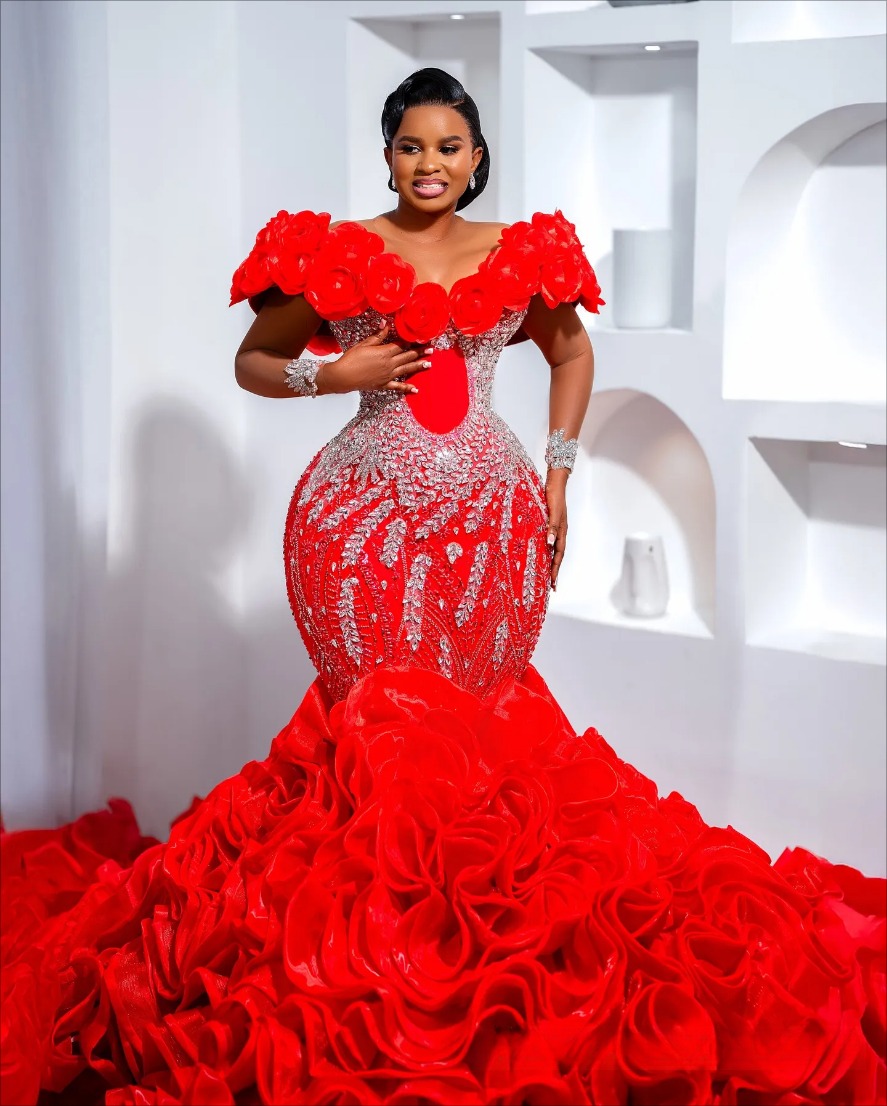 2026 Plus Size Red Prom Dresses New Mermaid Evening Dresses Illusion Luxurious Sheer Neck Ruffles Bead Lace Crystals Birthday Party Dress Second Recep