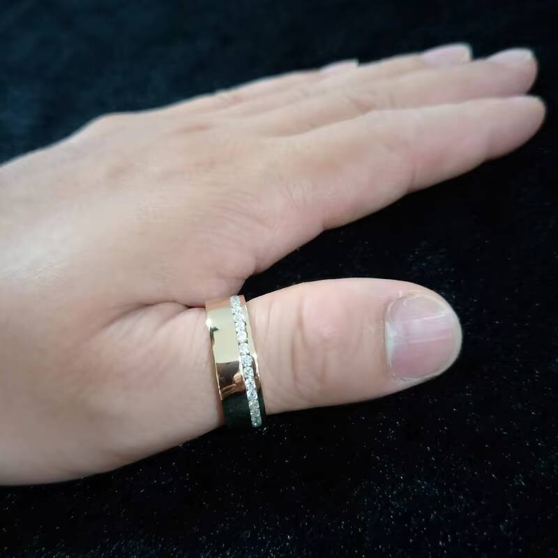 10k Yellow Solid Gold Classic Style Small Size Moissanite and /lab Grown Diamond Pave Setting Moissanite Men Ring