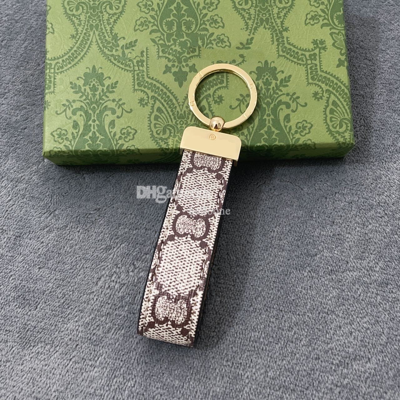 Key chain designer keychain wallet Spike Car keychains Stainless Steel Gold Plated designers keychaines of wallets women keyring Bag Charm Nice