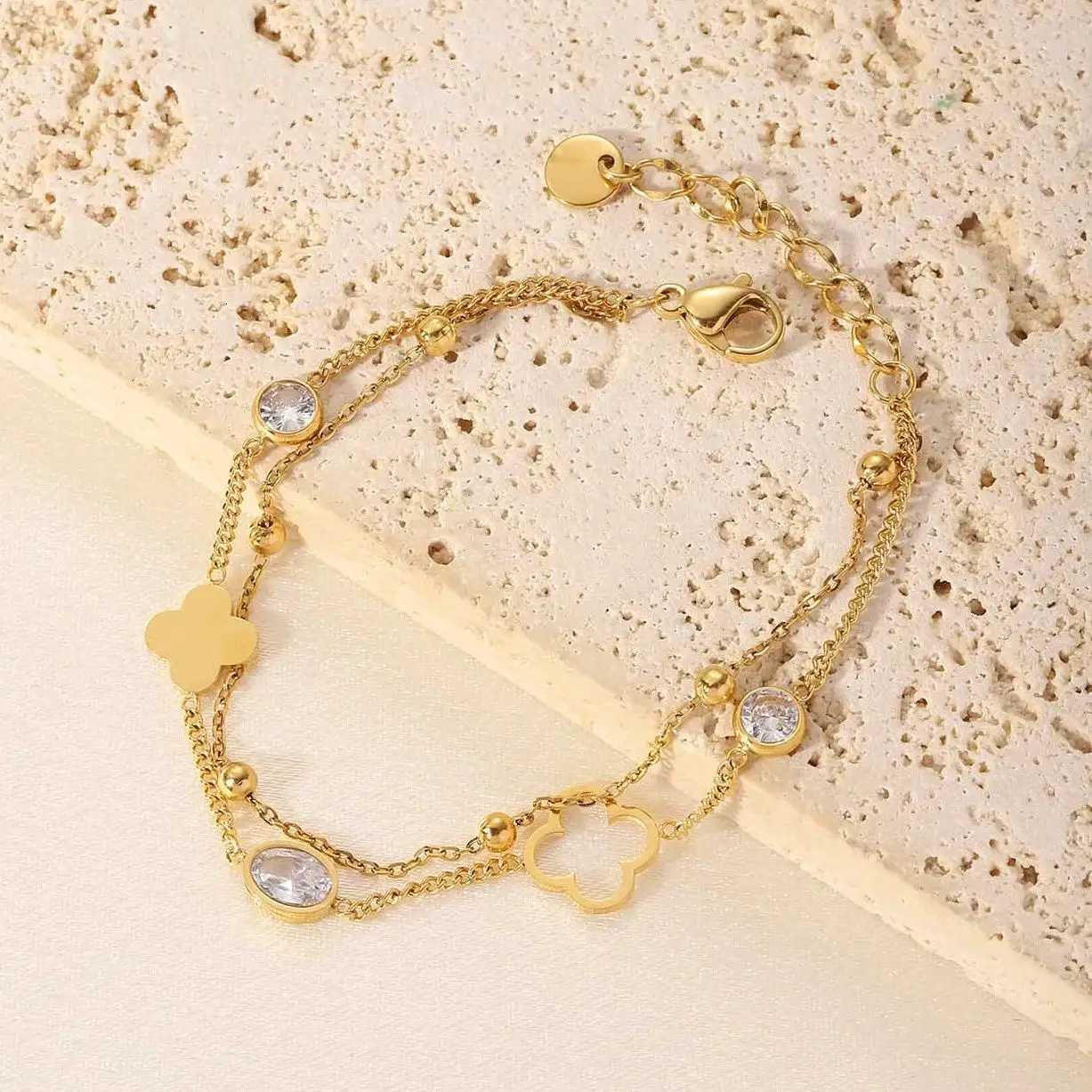 Fashionable Hollow Out Multi Pendant Seasonal Accessories Womens Personalized Bracelet Fashionable Lucky Clover Stainless Steel G250820