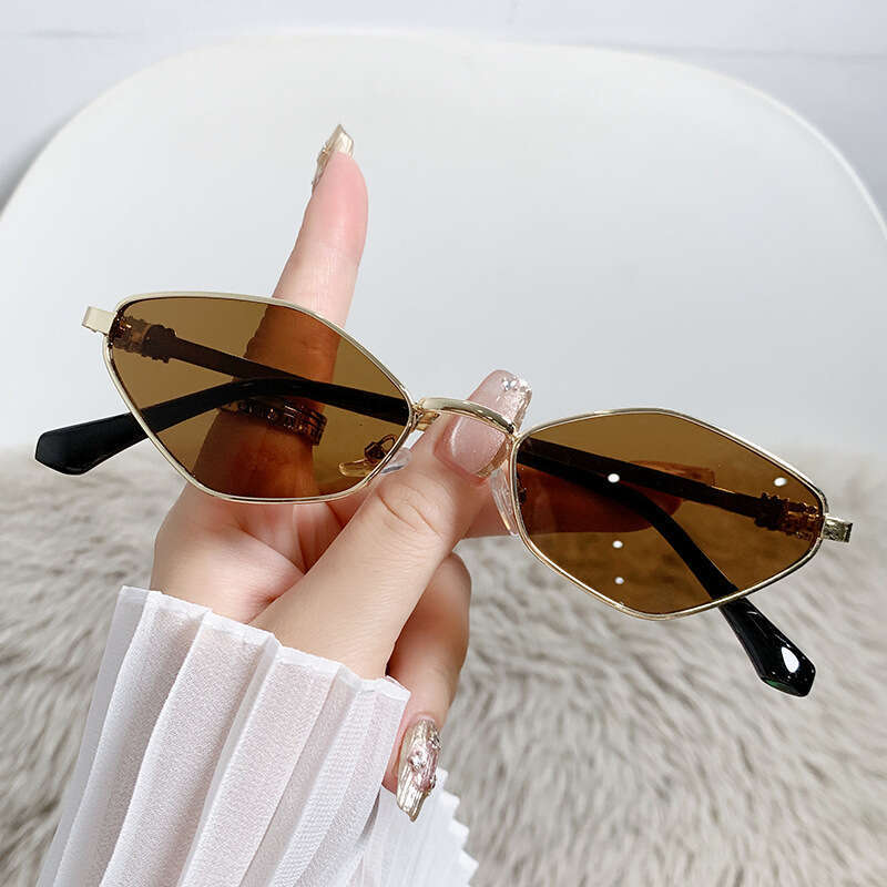 Designer Fashion Diamond-Shaped for Women 2025 New Small Frame Metal Sunglasses