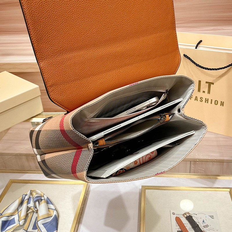 Hong Kong brand fashion high-end plaid handbag 2024 new versatile shoulder bag briefcase trendy messenger bag