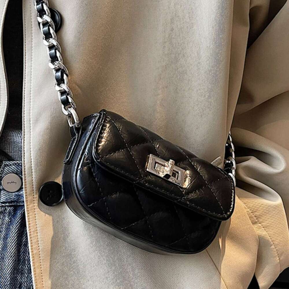 Designer Quilted Embroidery 2025 New Women's Summer Trendy Chain Crossbody Super Popular Mini Small Bags Square Bag