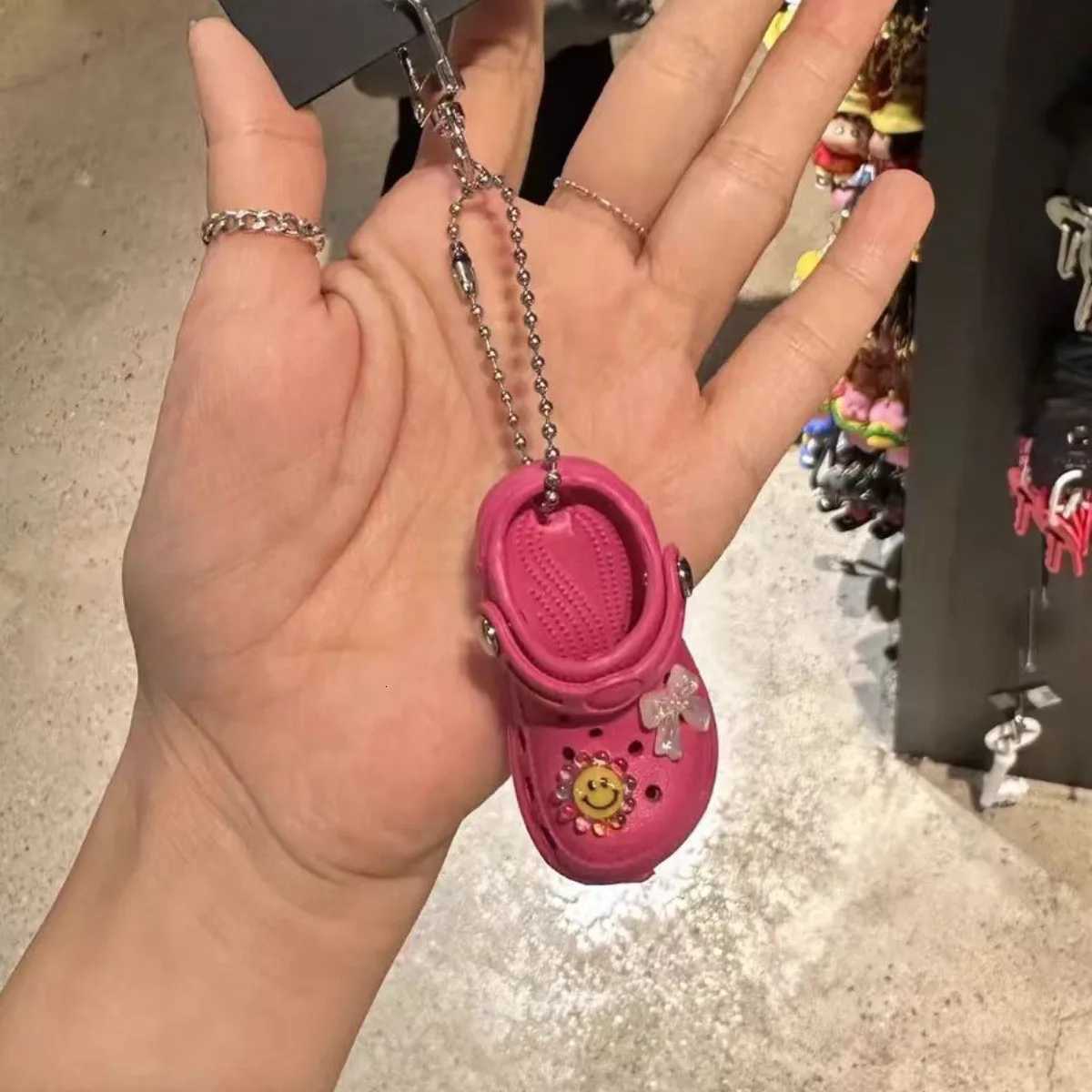 ute Keychain Creative Simulation Slippers Car Keychains Bag Pendant Girl Car Key Ring Pendant Friends Gift Key Chains for Women XJ250820