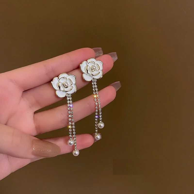 2024 Vintage Camellia Pearl Crystal Earrings for Women Luxury Quality Womens Jewelry Earring Pendant G250820